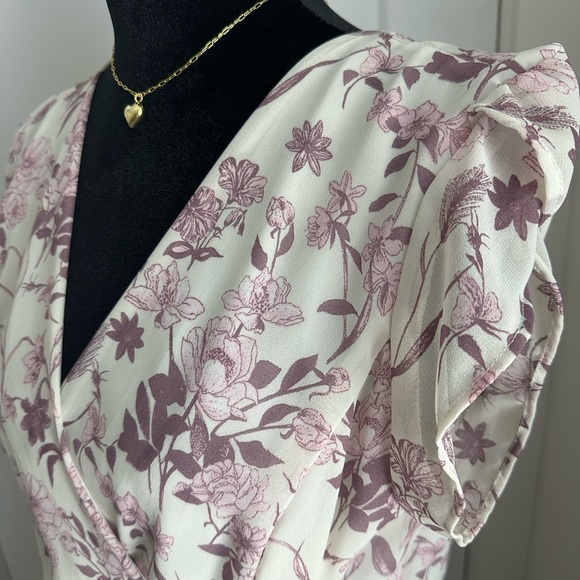 Altar'd State🪻Floral Dress in Purple and Cream Large - Picture 2 of 4